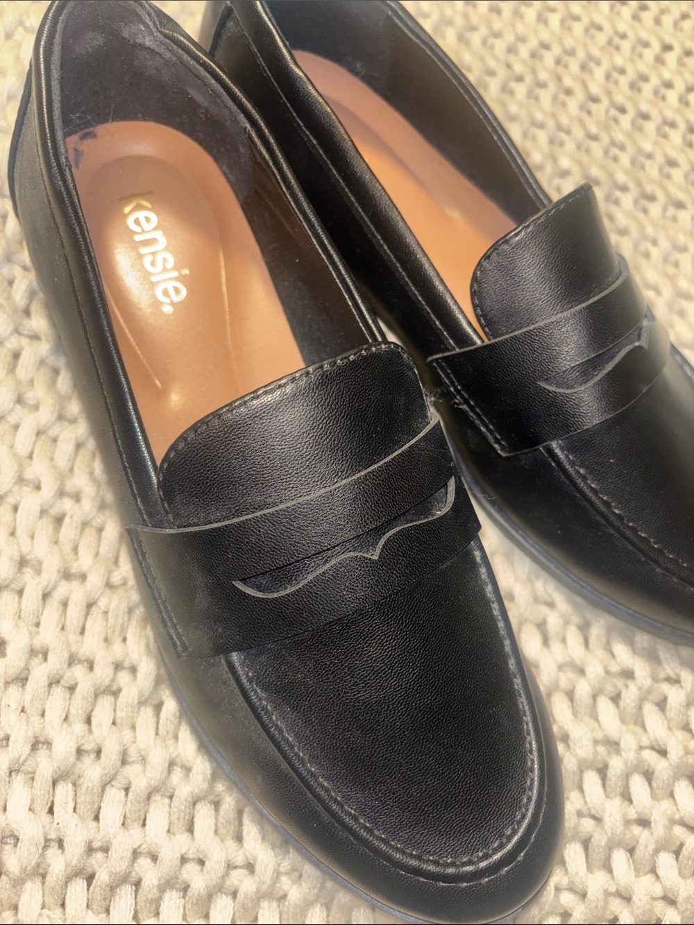 Kensie Black Slip-On Penny Loafers with Tan Insole